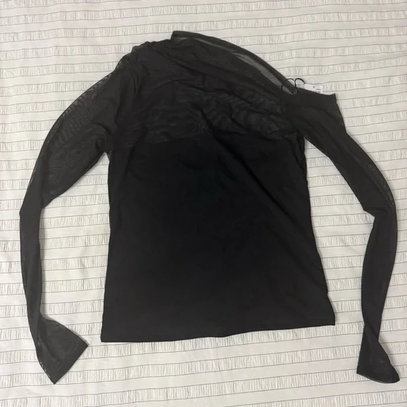 Abercrombie Black Sheer One-Shoulder Top - Picture 4 of 4